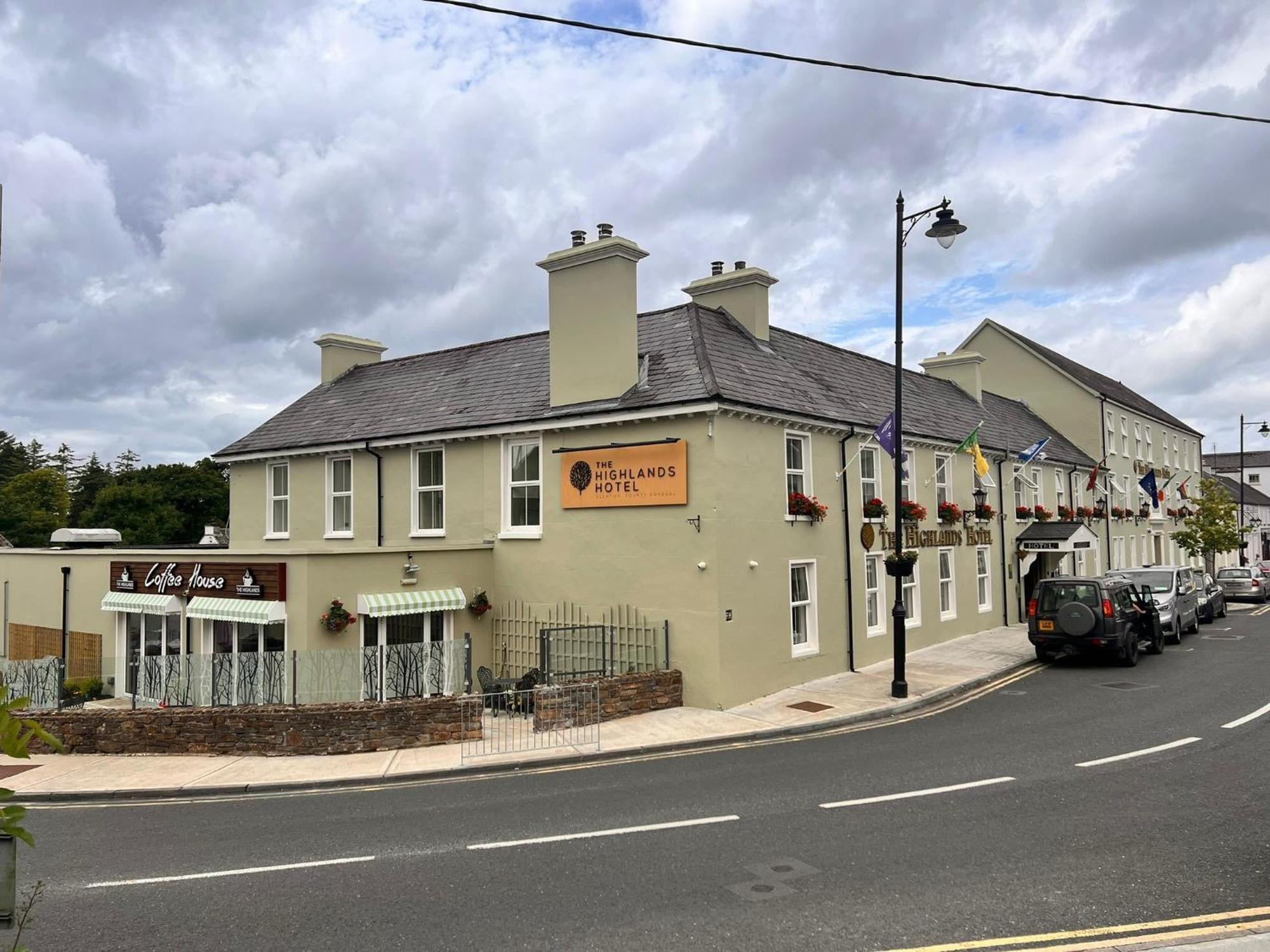 The Highlands Hotel Glenties Eksteriør billede