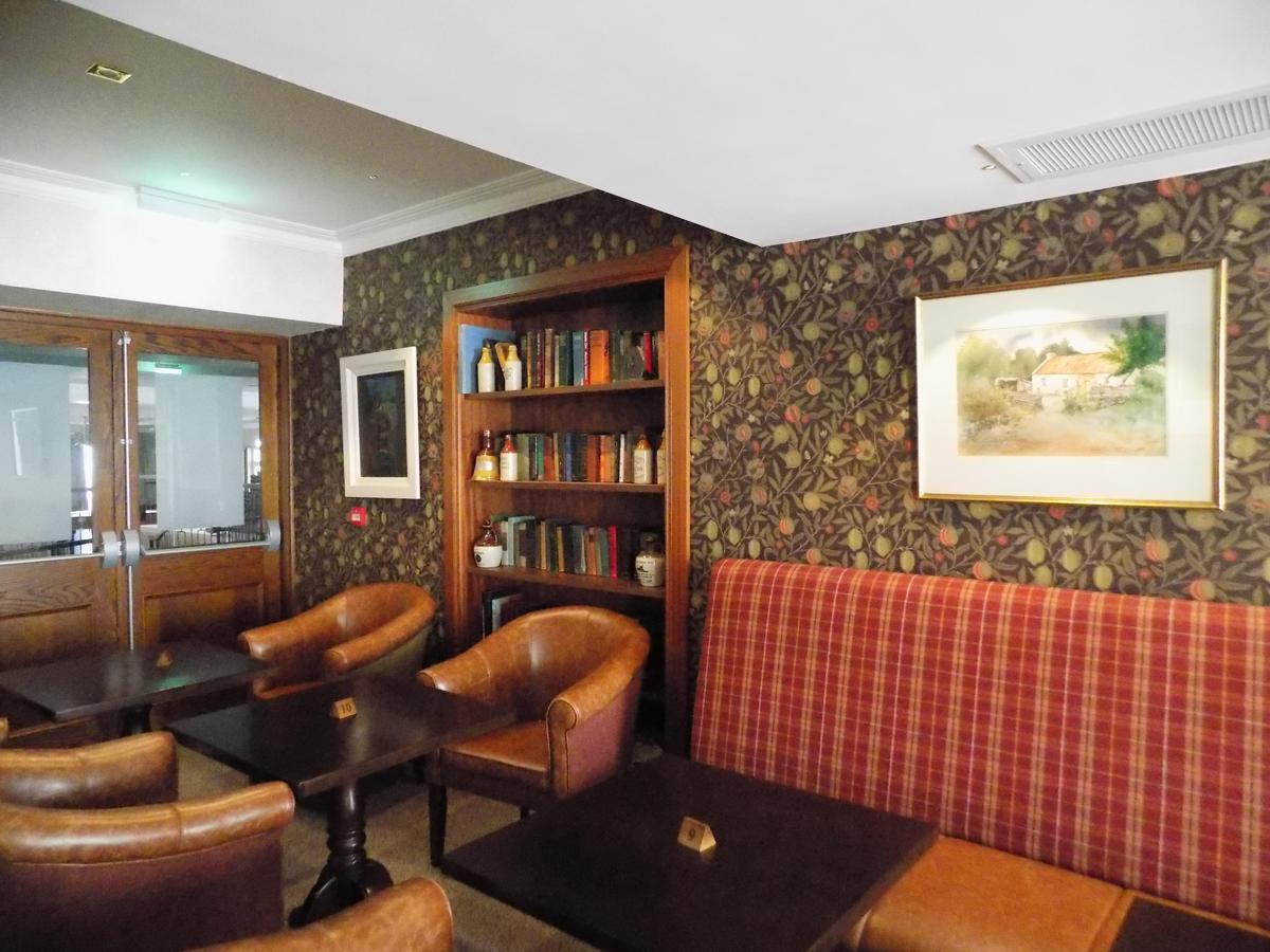 The Highlands Hotel Glenties Eksteriør billede