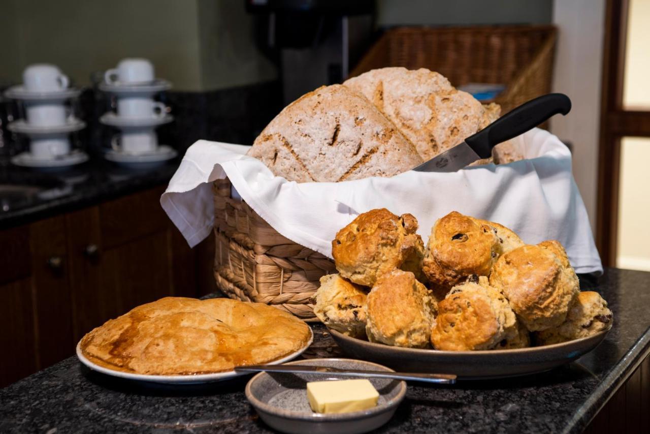 The Highlands Hotel Glenties Eksteriør billede